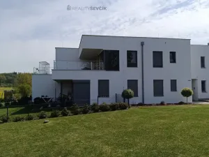 Pronájem bytu 2+kk, Hluboká nad Vltavou, Karla Čapka, 51 m2