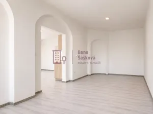 Pronájem bytu 2+kk, Jindřichův Hradec - Jindřichův Hradec I, nám. Míru, 72 m2