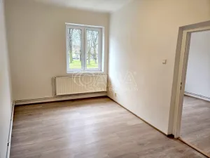 Pronájem komerční nemovitosti, Hostomice, Tyršovo náměstí, 290 m2