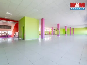 Prodej obchodního prostoru, Žďár nad Sázavou, nám. Republiky, 500 m2