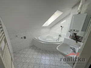 Pronájem bytu 2+kk, Opava, U Pošty, 55 m2