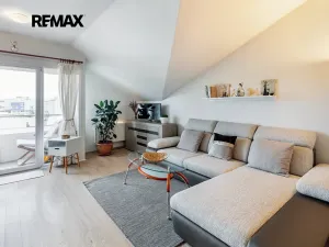 Prodej bytu 1+kk, Nupaky, Za Hotelem, 52 m2