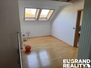 Prodej rodinného domu, Seifhennersdorf, Německo, 215 m2