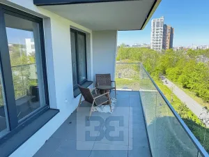 Pronájem bytu 2+kk, Praha - Vysočany, Pod Harfou, 56 m2