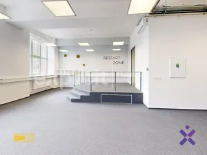 Pronájem kanceláře, Zlín, Vavrečkova, 421 m2