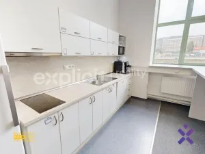 Pronájem kanceláře, Zlín, Vavrečkova, 421 m2