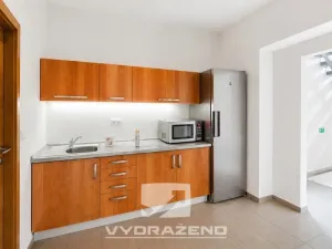 Prodej kanceláře, Mladá Boleslav - Mladá Boleslav IV, Ptácká, 1800 m2
