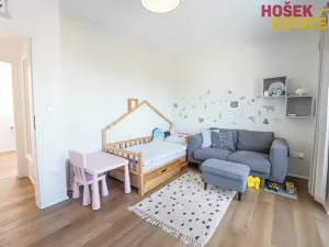 Pronájem rodinného domu, Holubice, 122 m2