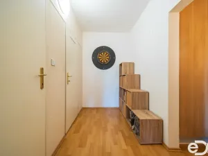 Prodej bytu 1+1, Praha, Valentova, 44 m2