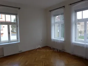 Pronájem bytu 3+1, Nový Bor - Arnultovice, Revoluční, 125 m2