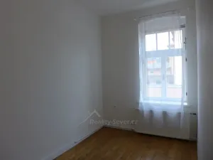 Pronájem bytu 3+1, Nový Bor - Arnultovice, Revoluční, 125 m2