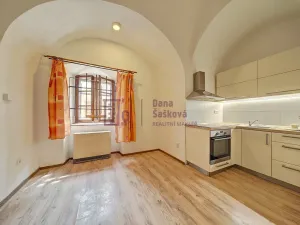 Pronájem bytu 1+1, Jindřichův Hradec - Jindřichův Hradec I, nám. Míru, 40 m2
