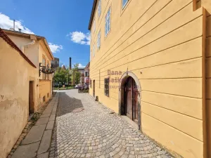 Pronájem bytu 1+1, Jindřichův Hradec - Jindřichův Hradec I, nám. Míru, 40 m2