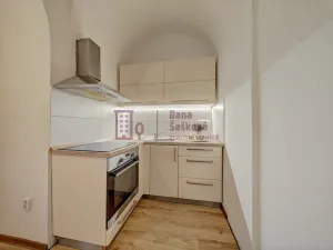 Pronájem bytu 2+1, Jindřichův Hradec - Jindřichův Hradec I, nám. Míru, 40 m2