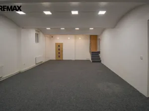 Pronájem obchodního prostoru, Hradec Králové, Československé armády, 213 m2