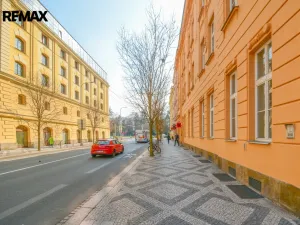 Pronájem obchodního prostoru, Hradec Králové, Československé armády, 213 m2