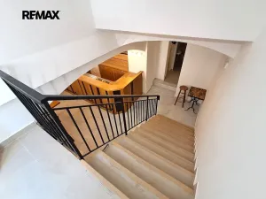 Pronájem obchodního prostoru, Praha - Žižkov, Víta Nejedlého, 71 m2