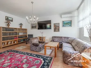 Prodej rodinného domu, Šestajovice, Máchova, 278 m2