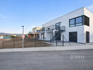 Prodej bytu 3+kk, Písek, Dolní, 65 m2