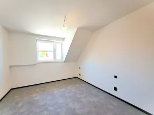 Prodej bytu 4+kk, Stochov, náměstí u dubu, 110 m2