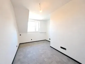 Prodej bytu 4+kk, Stochov, náměstí u dubu, 110 m2