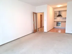 Pronájem bytu 2+kk, Praha - Vysočany, Pod Harfou, 56 m2