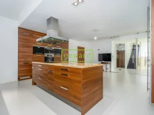 Prodej vily, Kounice, 636 m2
