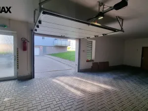 Pronájem garážového stání, Olomouc, Peškova, 12 m2