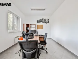 Prodej výrobních prostor, Buřenice, 2100 m2