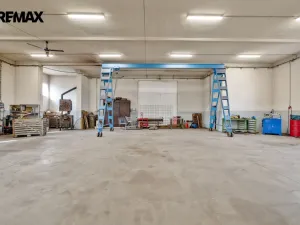 Prodej výrobních prostor, Buřenice, 2100 m2