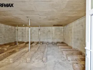 Prodej výrobních prostor, Buřenice, 2100 m2
