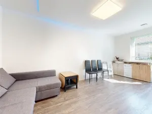 Prodej bytu 1+1, Horoměřice, B. Němcové, 36 m2