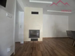 Prodej rodinného domu, Krásný Dvůr - Chrašťany, 400 m2
