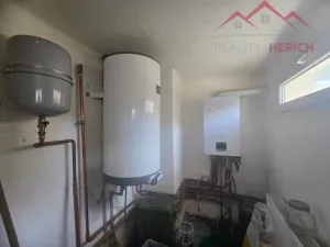 Prodej rodinného domu, Krásný Dvůr - Chrašťany, 400 m2