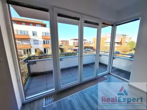 Prodej bytu 3+kk, Praha - Pitkovice, Lošáková, 86 m2