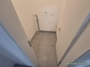 Pronájem obchodního prostoru, Praha - Žižkov, Hartigova, 88 m2