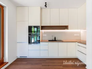 Pronájem bytu 2+kk, Praha - Radlice, Lučištníků, 67 m2