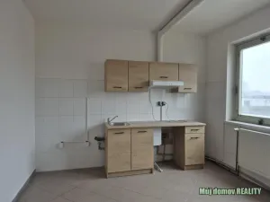 Pronájem obchodního prostoru, Praha - Uhříněves, Přátelství, 626 m2