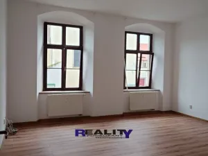 Pronájem bytu 1+kk, Žatec, třída Obránců míru, 40 m2