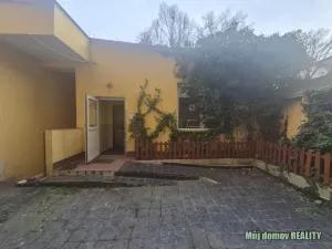 Pronájem obchodního prostoru, Praha - Libeň, náměstí Dr. Václava Holého, 300 m2