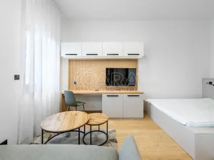 Pronájem bytu 1+kk, Praha - Karlín, Pobřežní, 32 m2