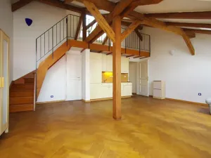 Pronájem atypického bytu, Praha - Karlín, Za Poříčskou bránou, 61 m2