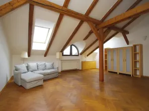 Pronájem atypického bytu, Praha - Karlín, Za Poříčskou bránou, 61 m2