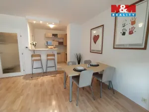 Pronájem bytu 2+kk, Praha, U kříže, 66 m2
