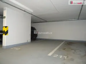 Pronájem garáže, Praha - Libeň, Březenská, 18 m2