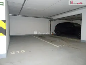Pronájem garáže, Praha - Libeň, Březenská, 18 m2