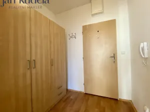 Pronájem bytu 1+kk, Brno, Mojmírovo náměstí, 40 m2