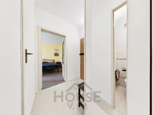 Prodej bytu 1+1, Praha - Háje, Matúškova, 30 m2