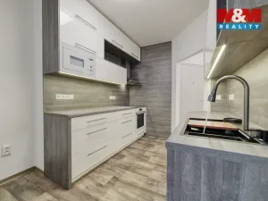 Pronájem bytu 4+1, Cheb, Májová, 121 m2