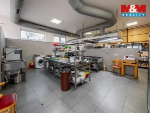 Prodej obchodního prostoru, Olomouc - Nemilany, 600 m2